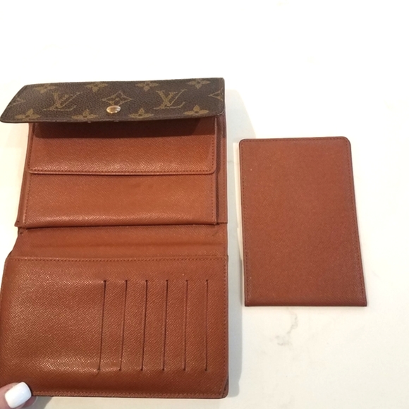 Louis Vuitton Monogram Wallet - Picture 6 of 15